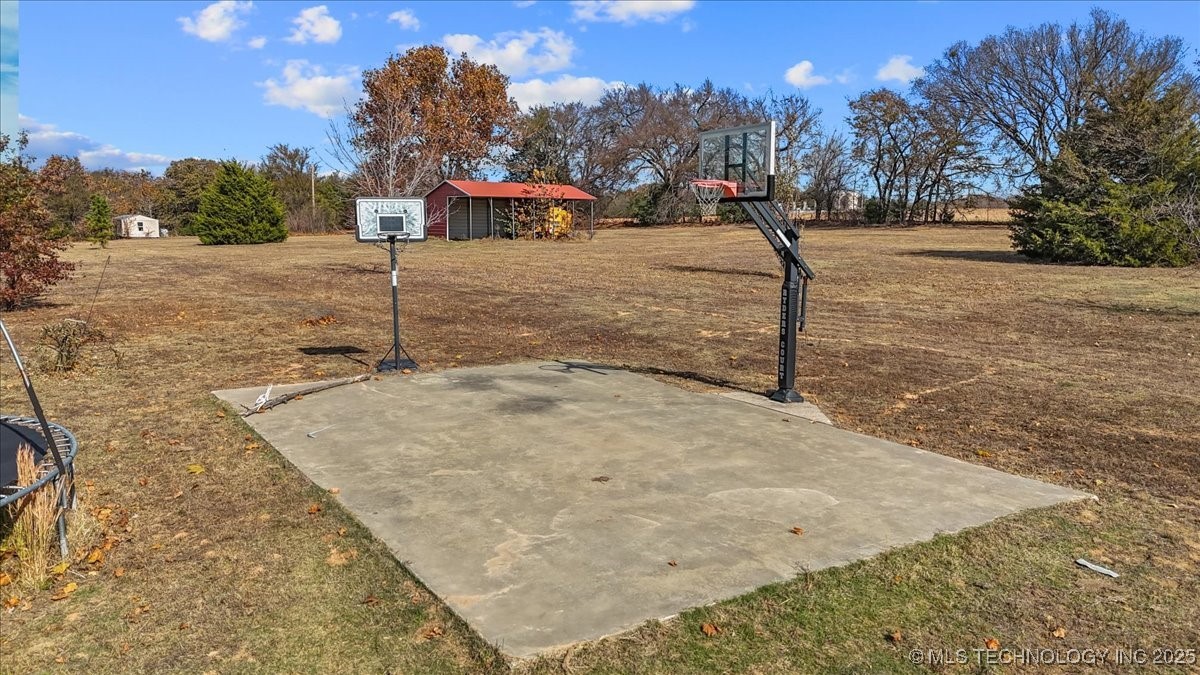 555 White Chimney Property Photo 51