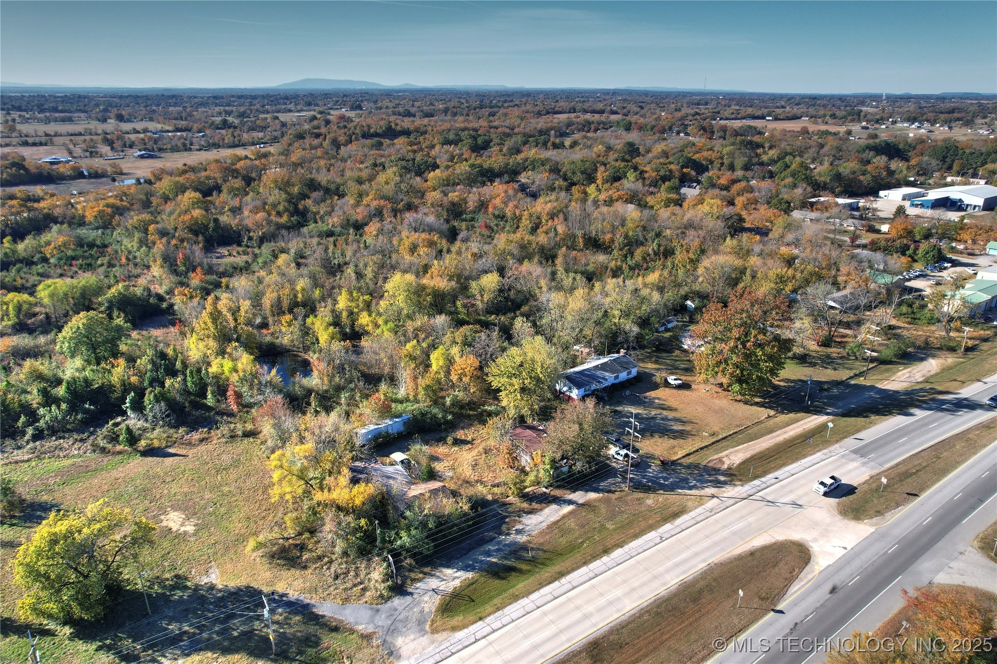 404 W Ray Fine Boulevard Property Photo 2