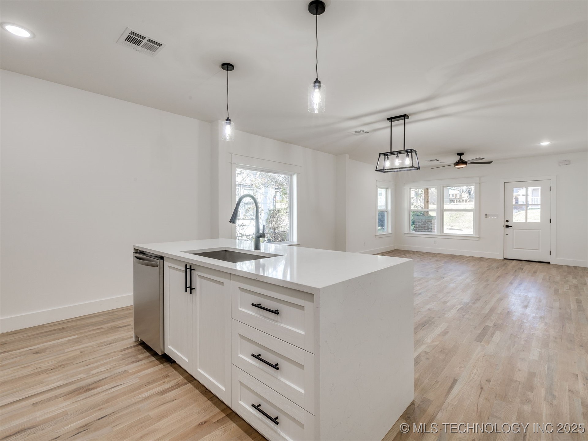 254 N Yukon Avenue Property Photo 18