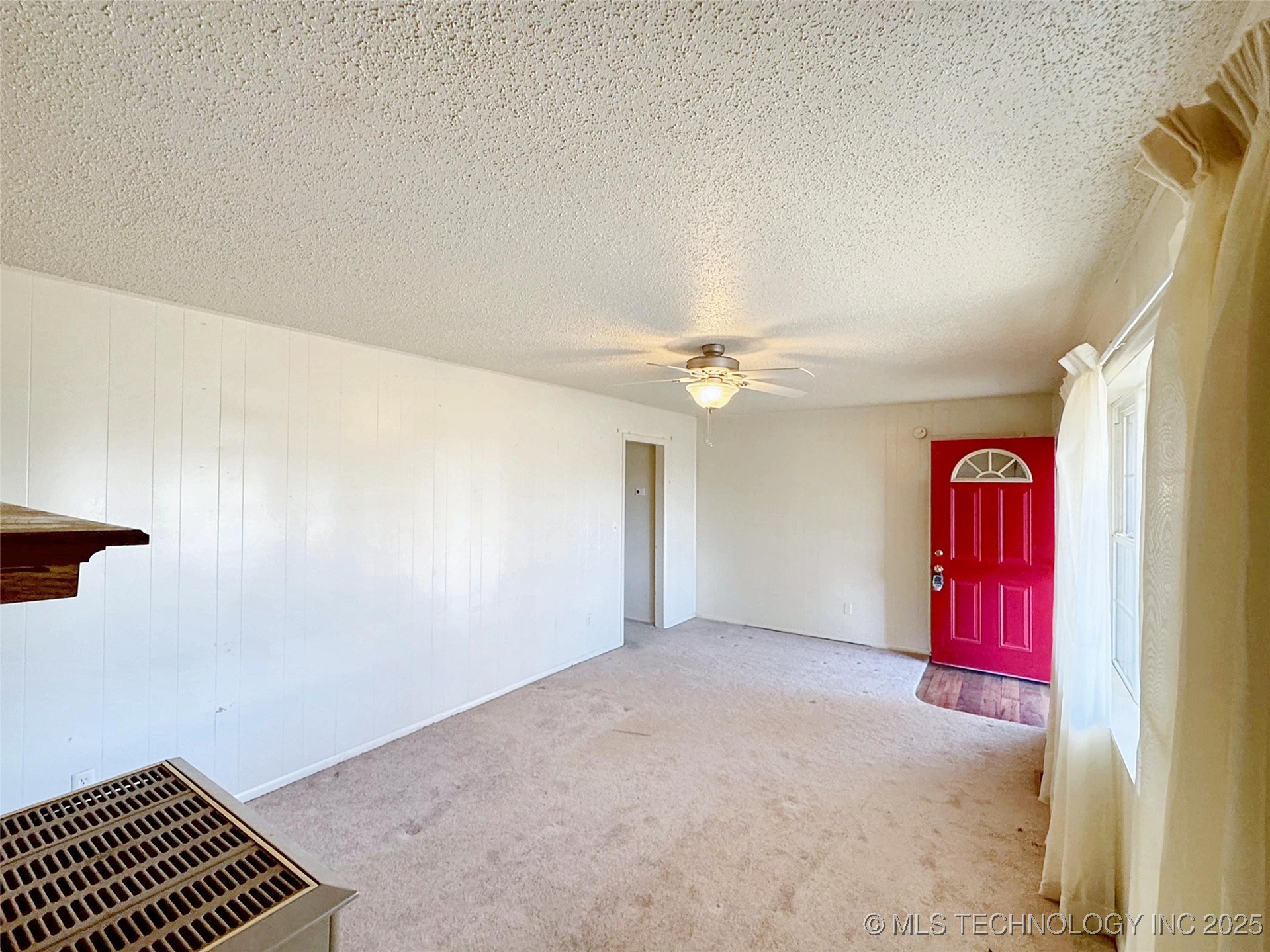 613 S Rodgers Street Property Photo 4