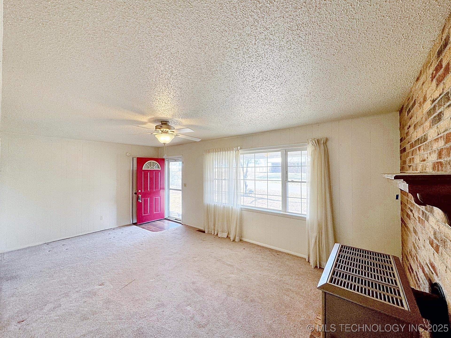 613 S Rodgers Street Property Photo 5