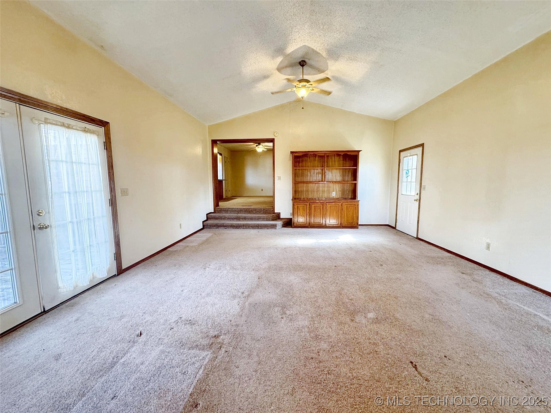 613 S Rodgers Street Property Photo 10