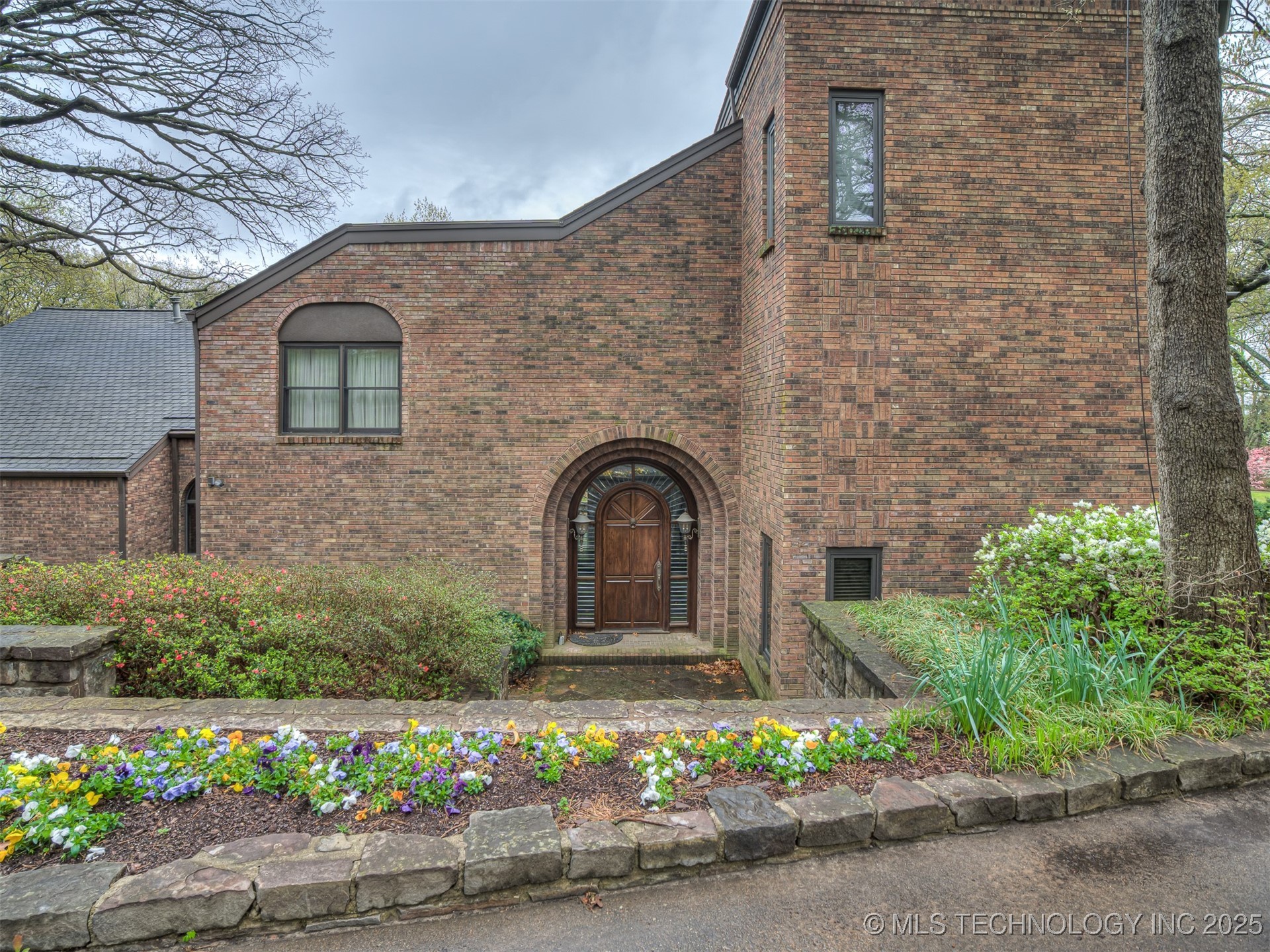 11475 S Yale Avenue Property Photo 3