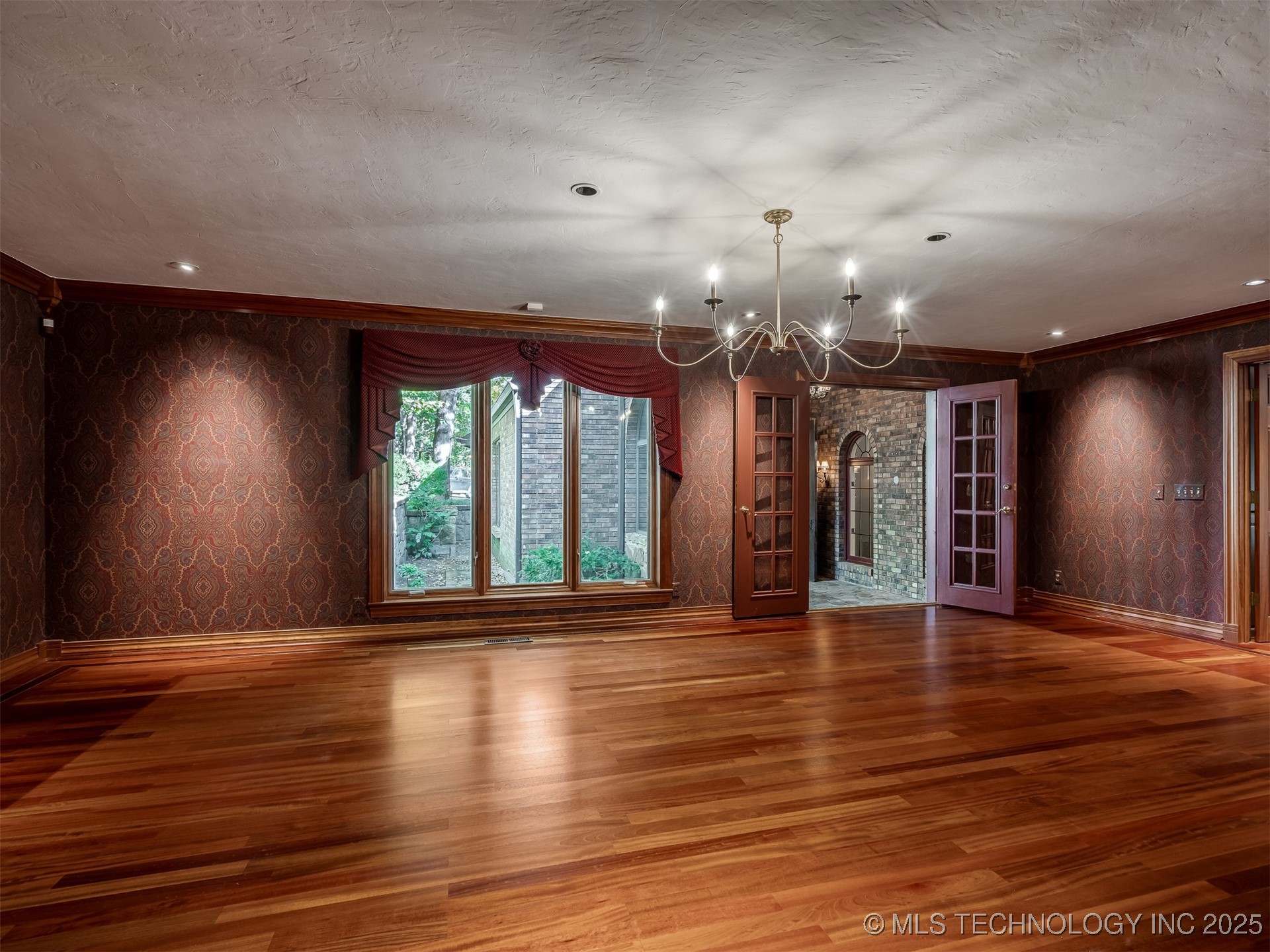 11475 S Yale Avenue Property Photo 9