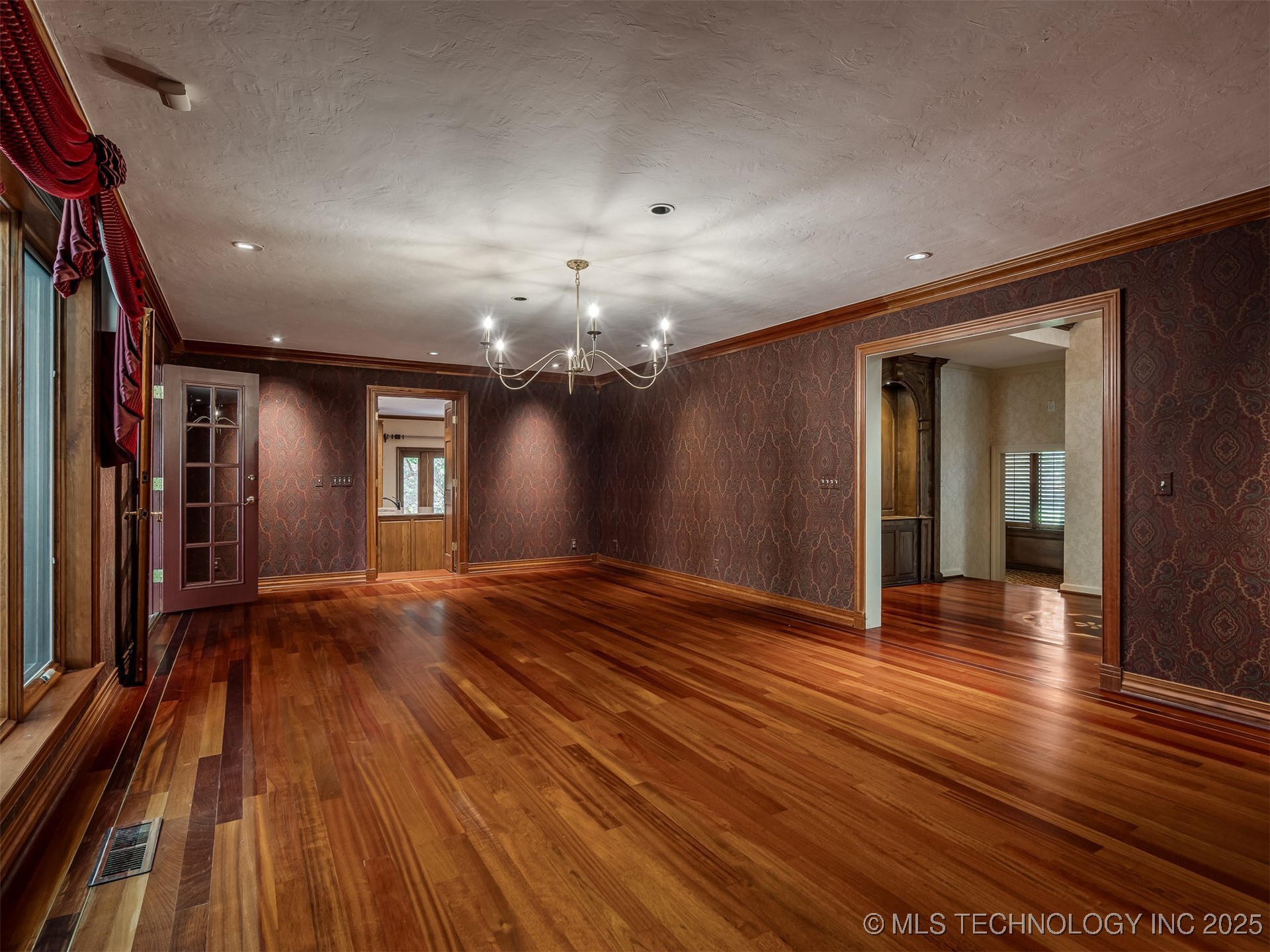 11475 S Yale Avenue Property Photo 10