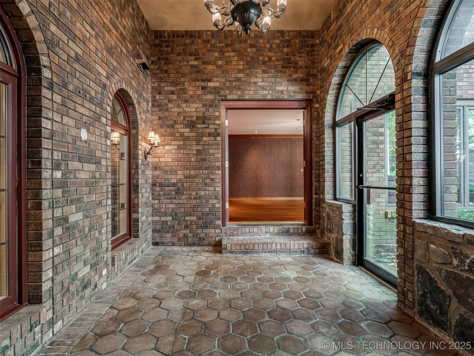 11475 S Yale Avenue Property Photo 17