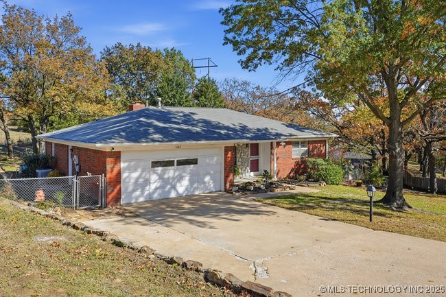 4367 Lakeside Drive Property Photo 2