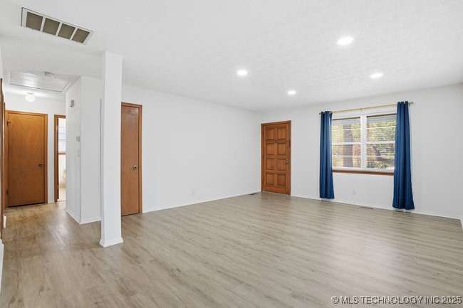 4367 Lakeside Drive Property Photo 12