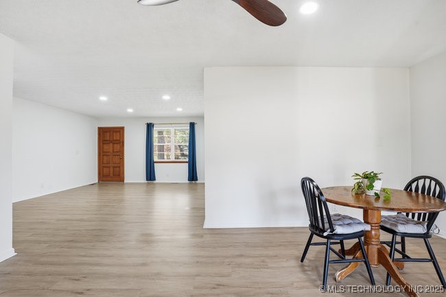 4367 Lakeside Drive Property Photo 14