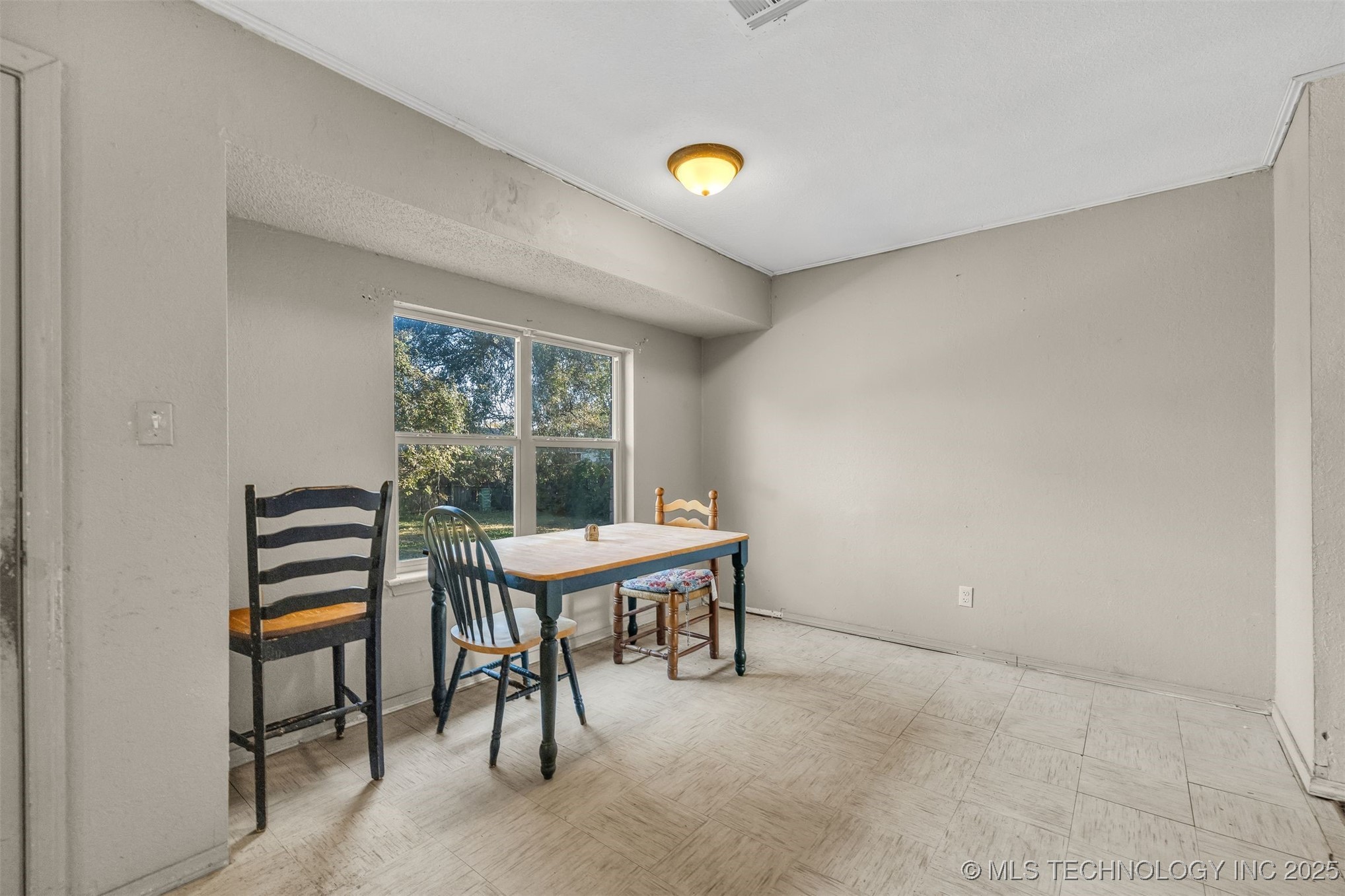 571 W 149th Place Property Photo 8