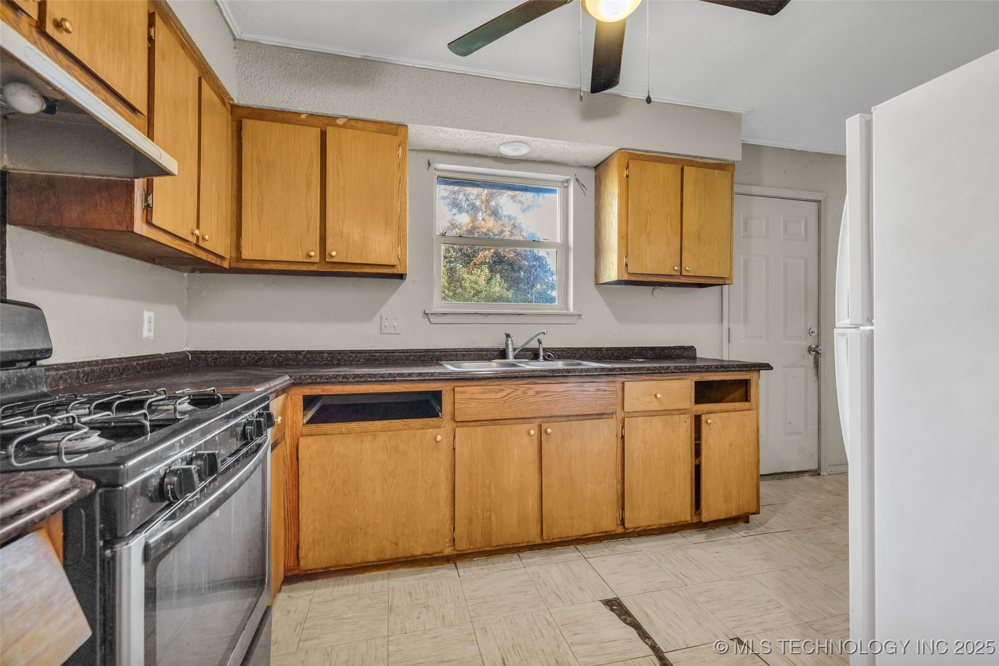 571 W 149th Place Property Photo 11