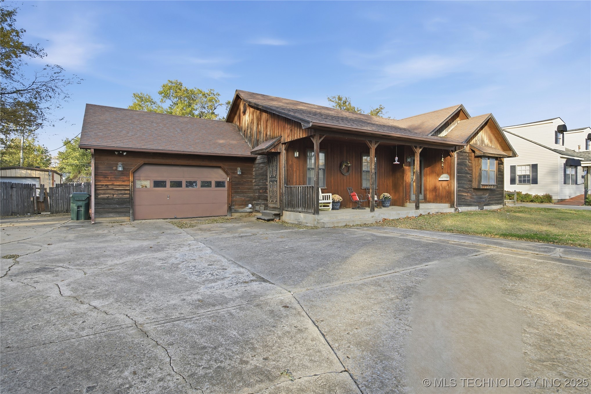 1812 Houston Street Property Photo 3