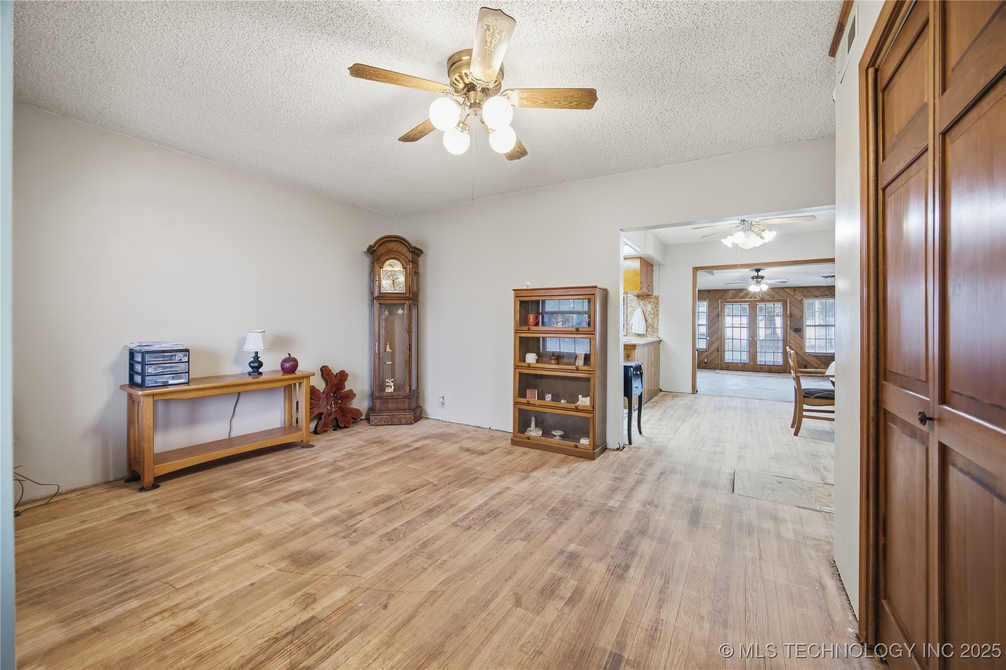 1812 Houston Street Property Photo 6