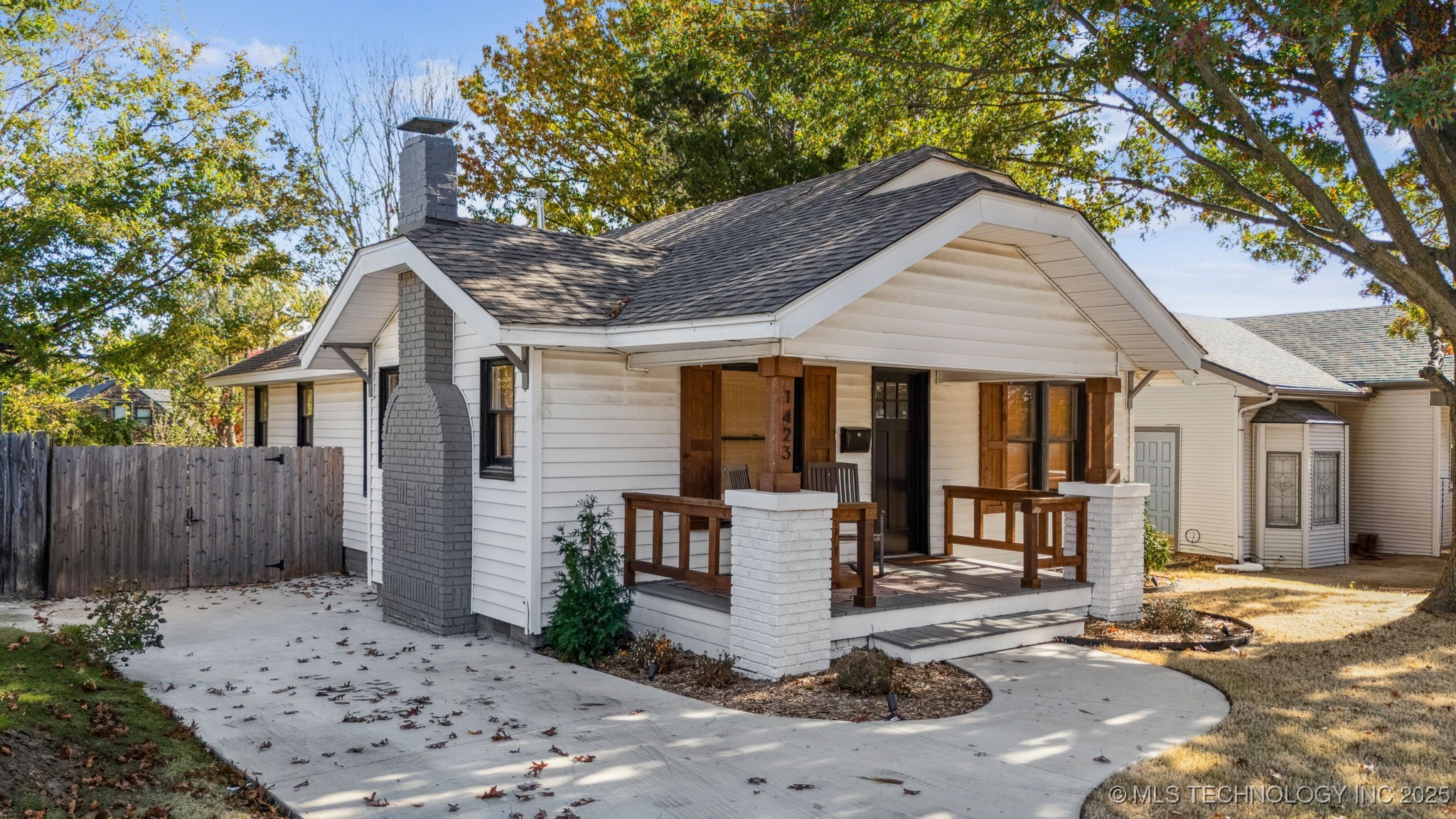 1423 S Delaware Avenue Property Photo 2