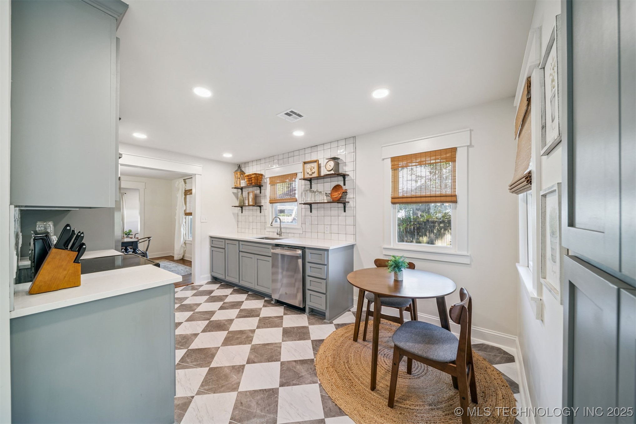 1423 S Delaware Avenue Property Photo 14