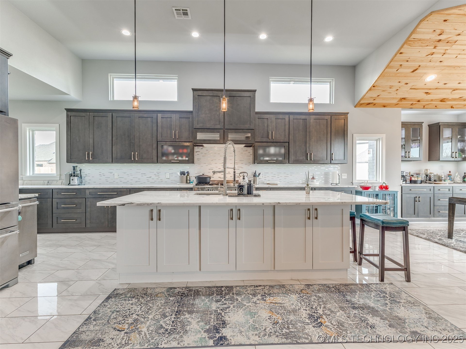 17243 S 21st East Avenue Property Photo 17