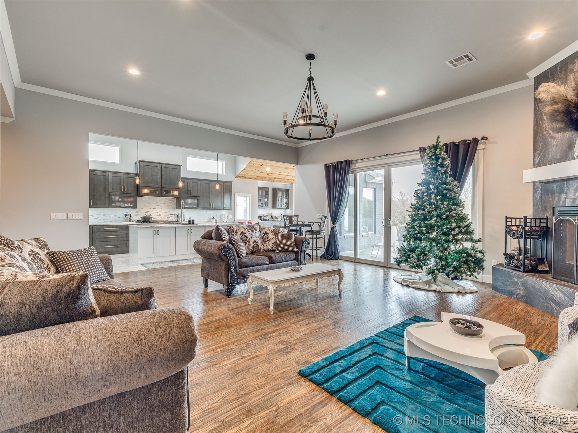 17243 S 21st East Avenue Property Photo 18