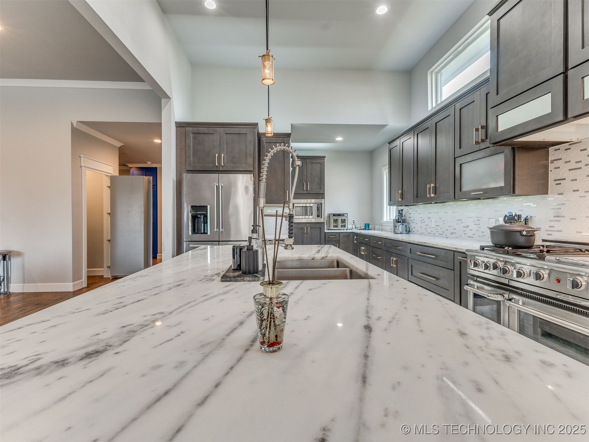 17243 S 21st East Avenue Property Photo 21