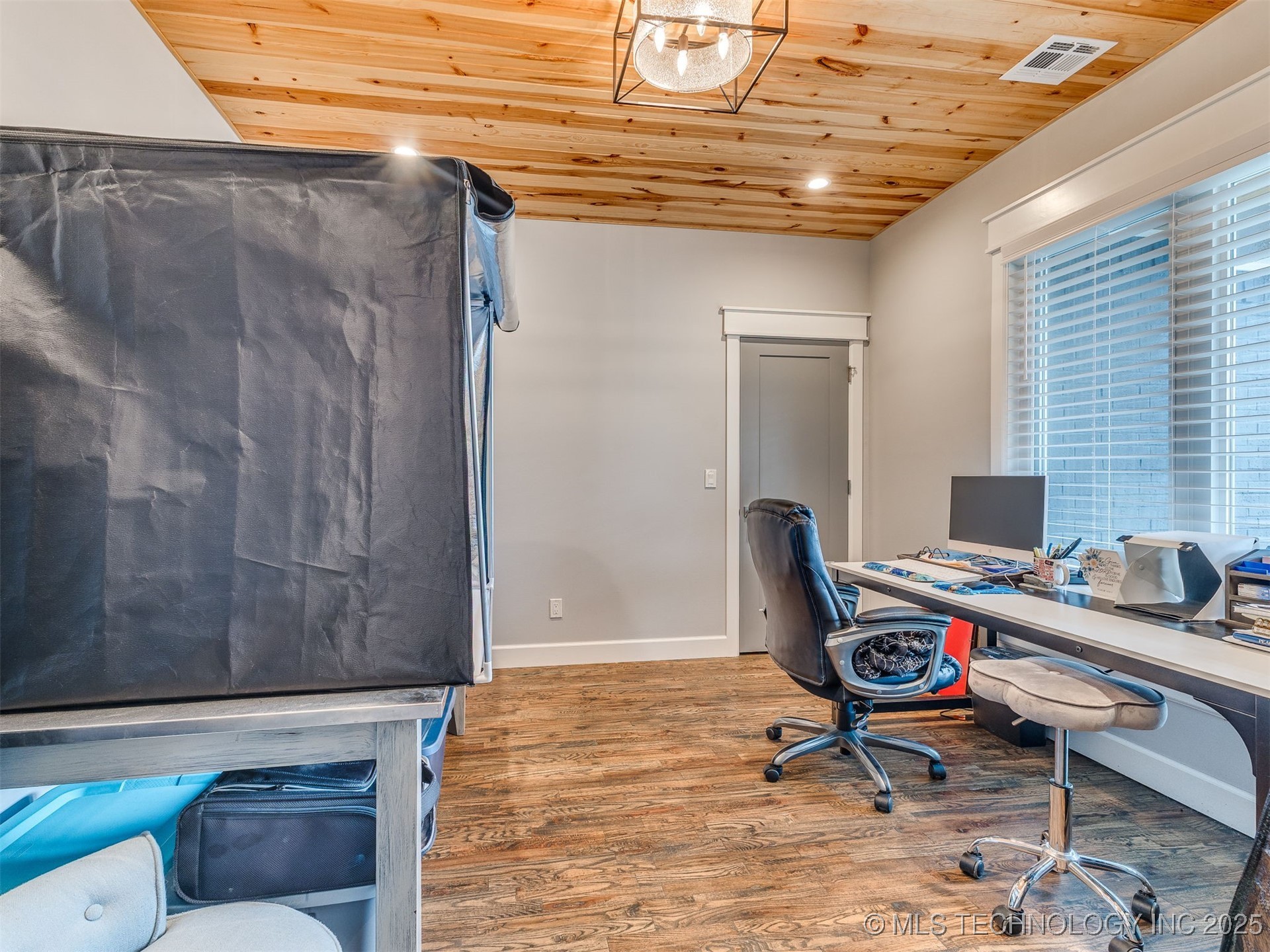 17243 S 21st East Avenue Property Photo 29