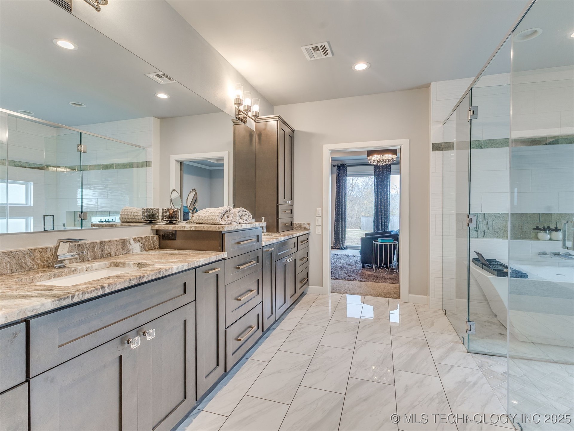 17243 S 21st East Avenue Property Photo 41