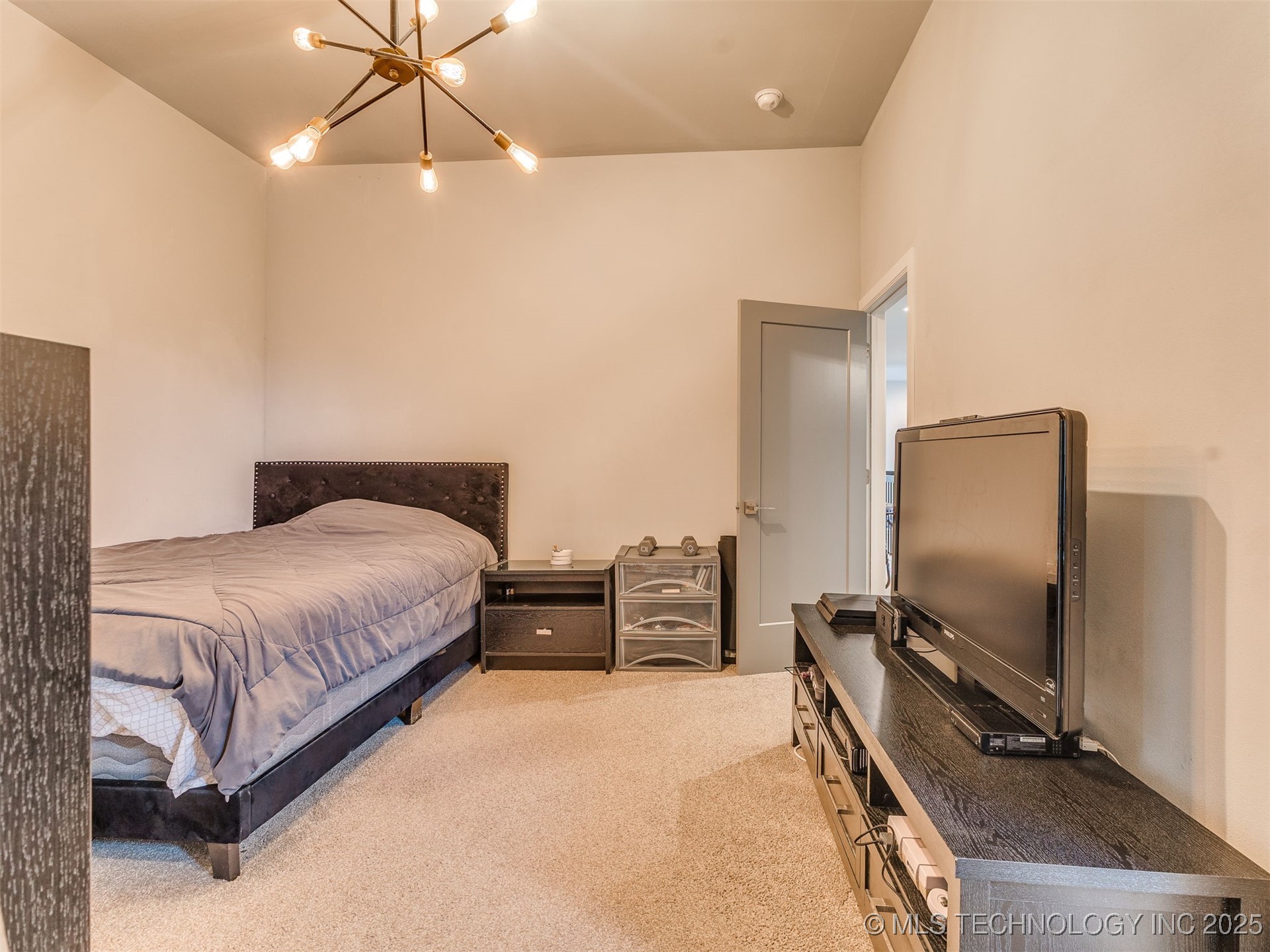 17243 S 21st East Avenue Property Photo 53