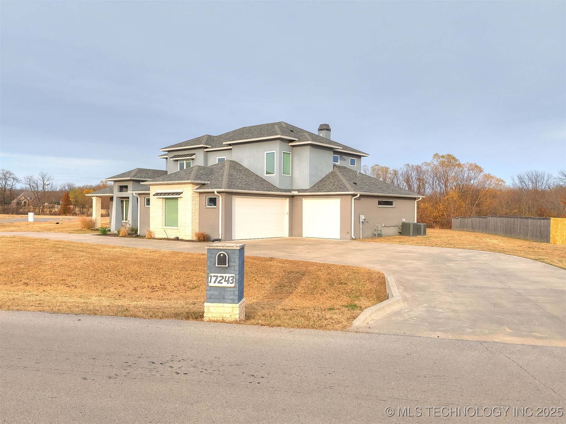 17243 S 21st East Avenue Property Photo 62