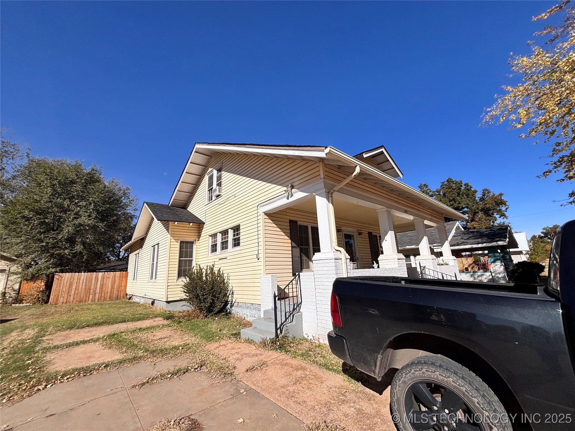 404 S 9th Street Property Photo 2