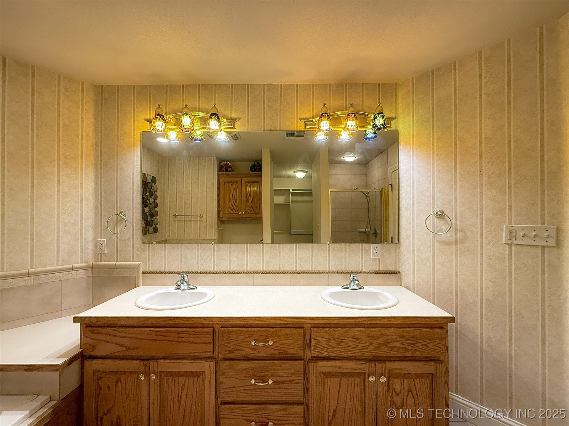 1205 Legacy Drive Property Photo 26