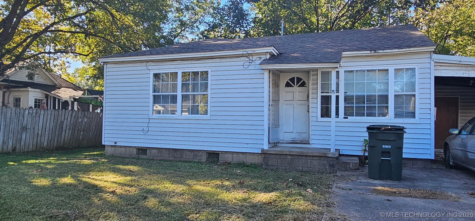 111 N Holly Street Property Photo 1