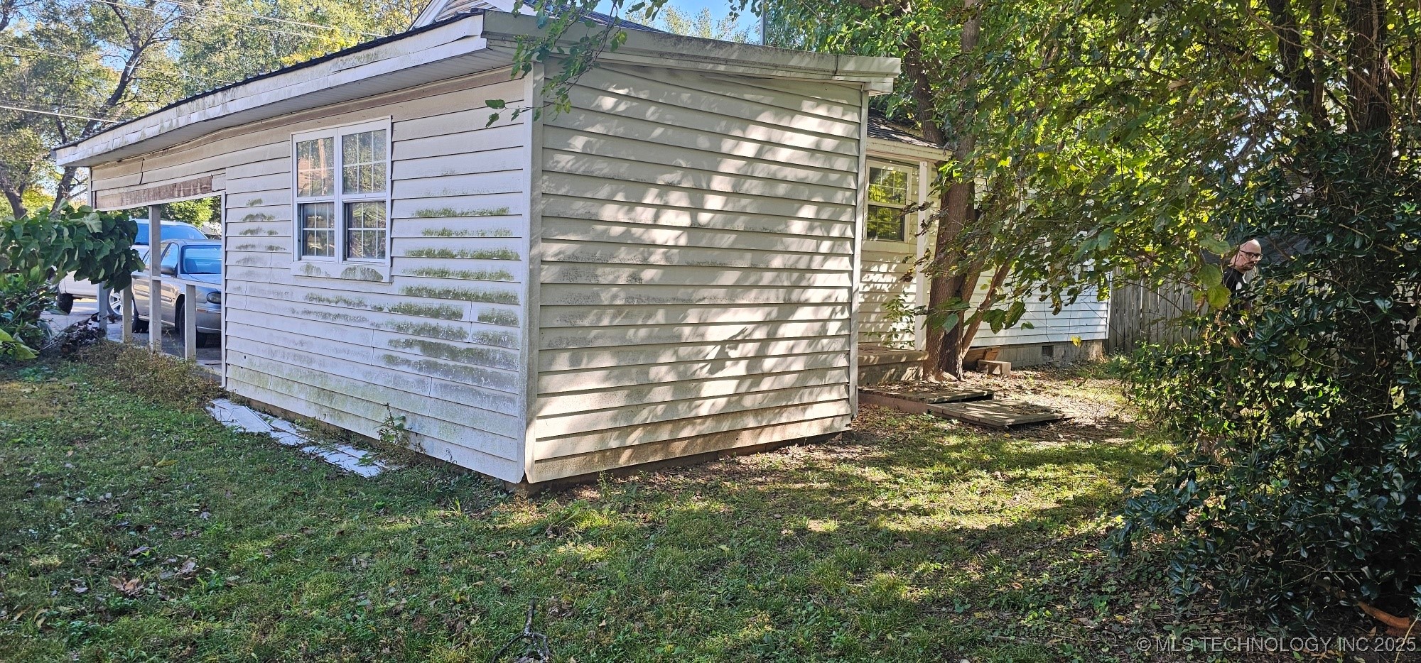 111 N Holly Street Property Photo 3