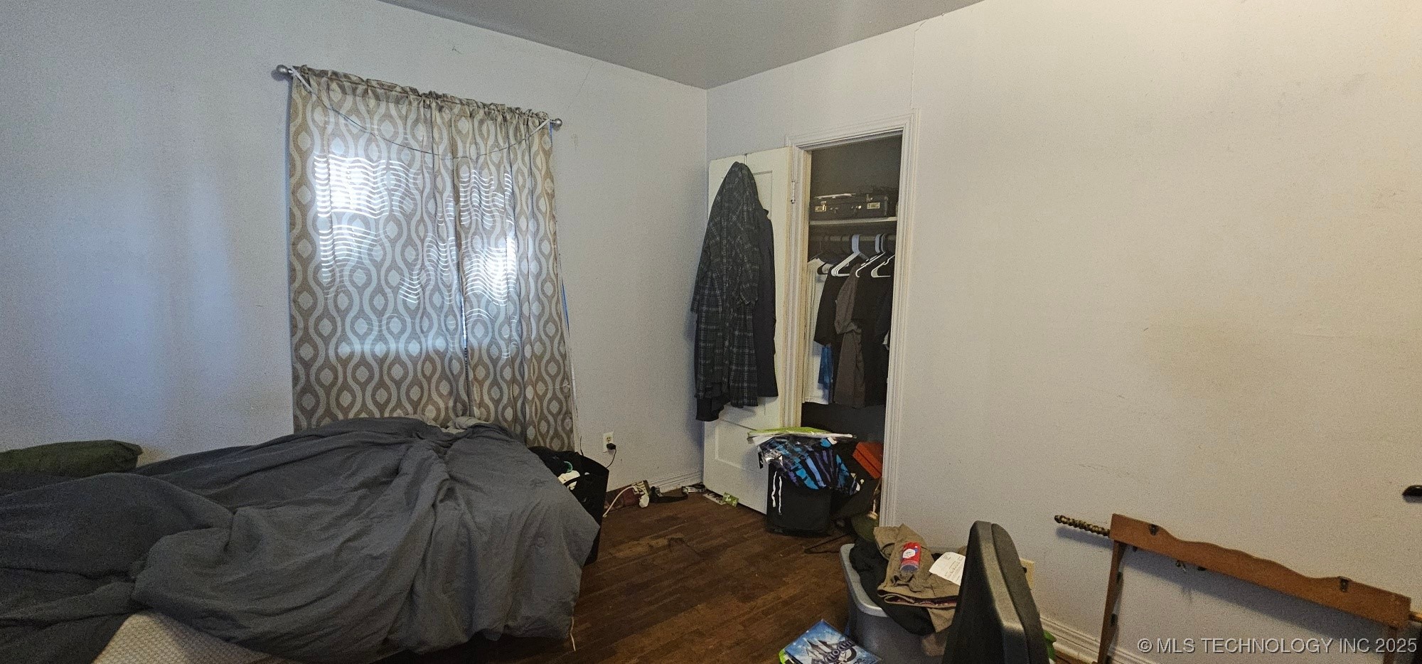 111 N Holly Street Property Photo 5