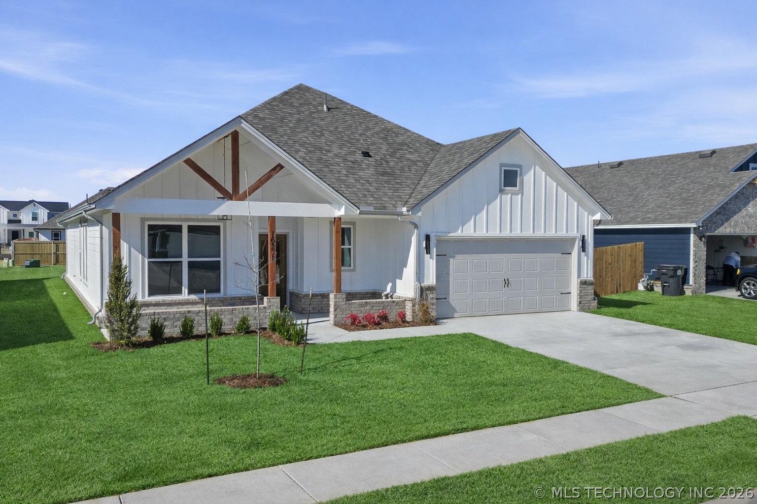 16272 S 90 Avenue E Property Photo 2