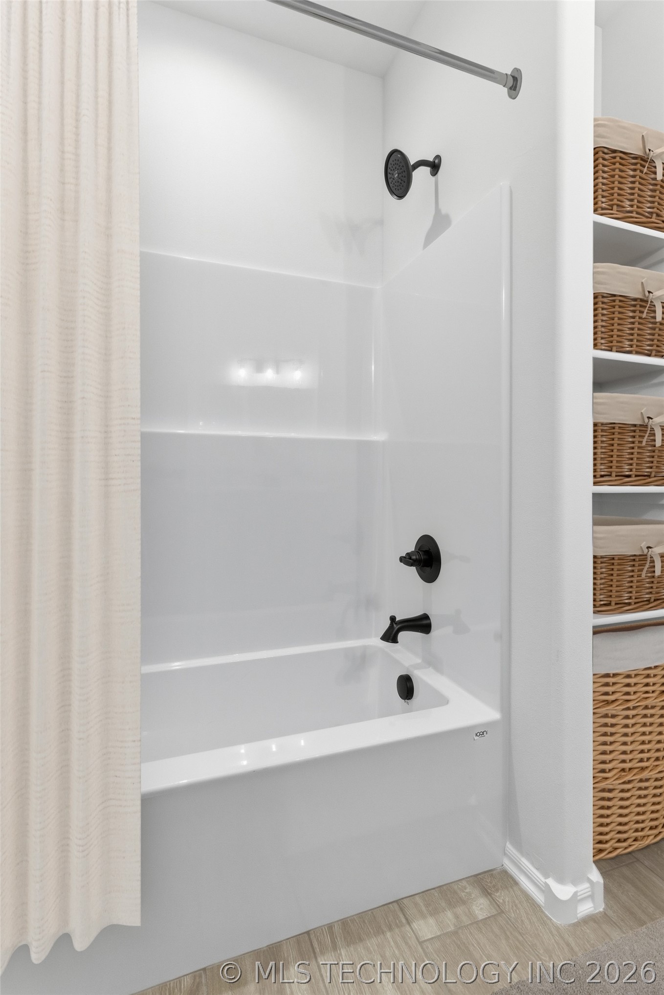 16272 S 90 Avenue E Property Photo 22