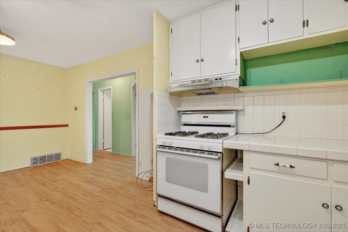 241 Ne Myers Avenue Property Photo 11