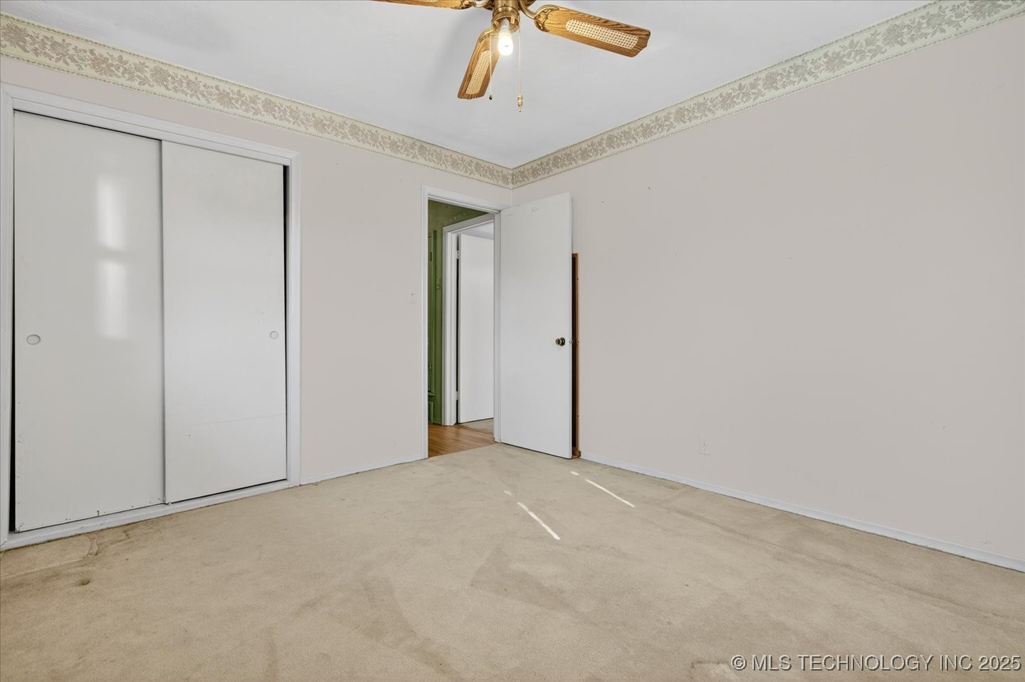 241 Ne Myers Avenue Property Photo 21