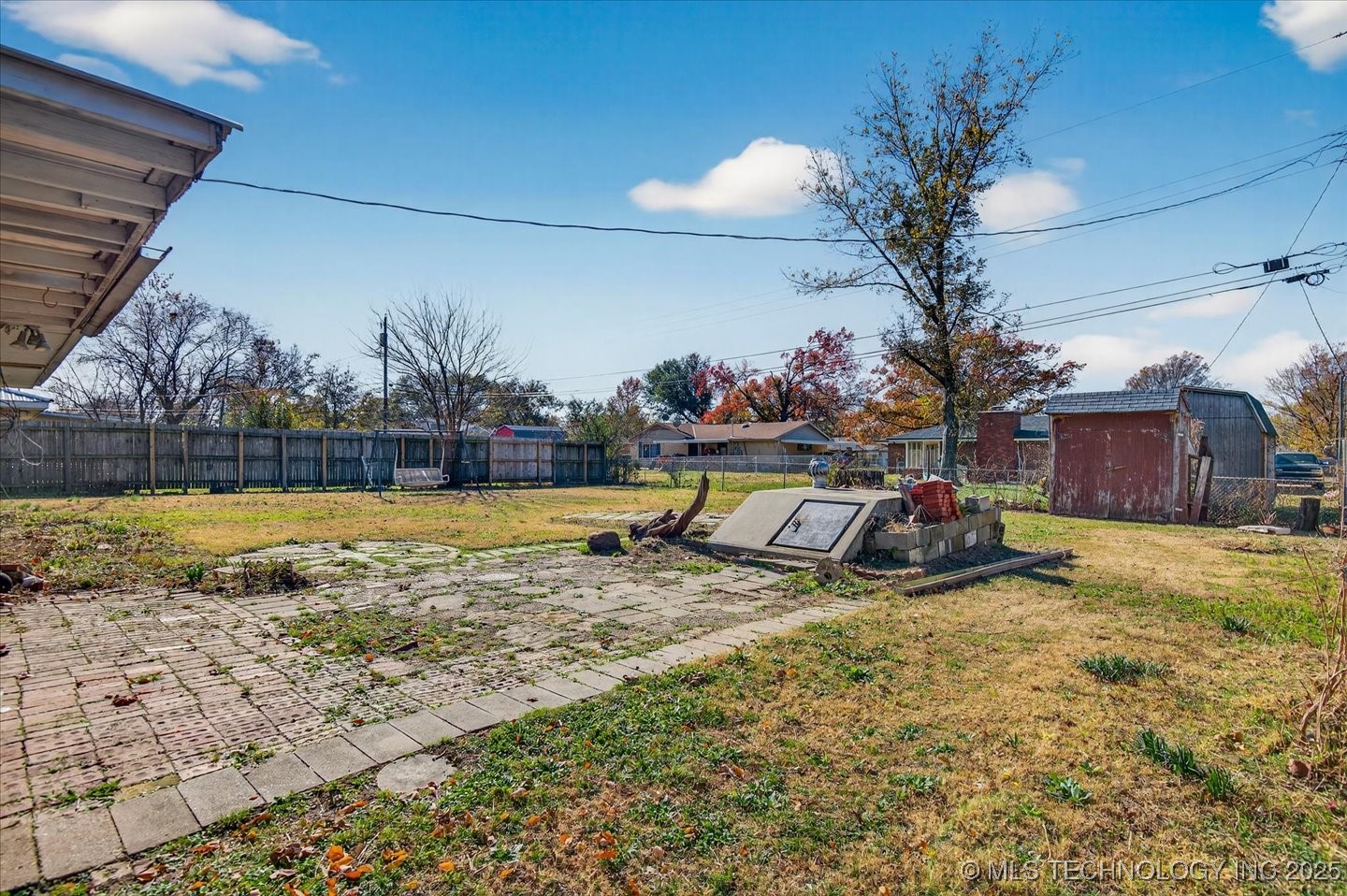 241 Ne Myers Avenue Property Photo 22