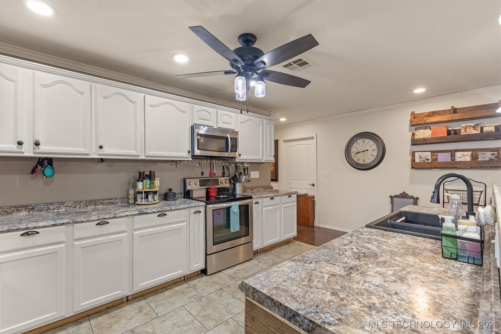 15391 S 413th East Avenue Property Photo 24