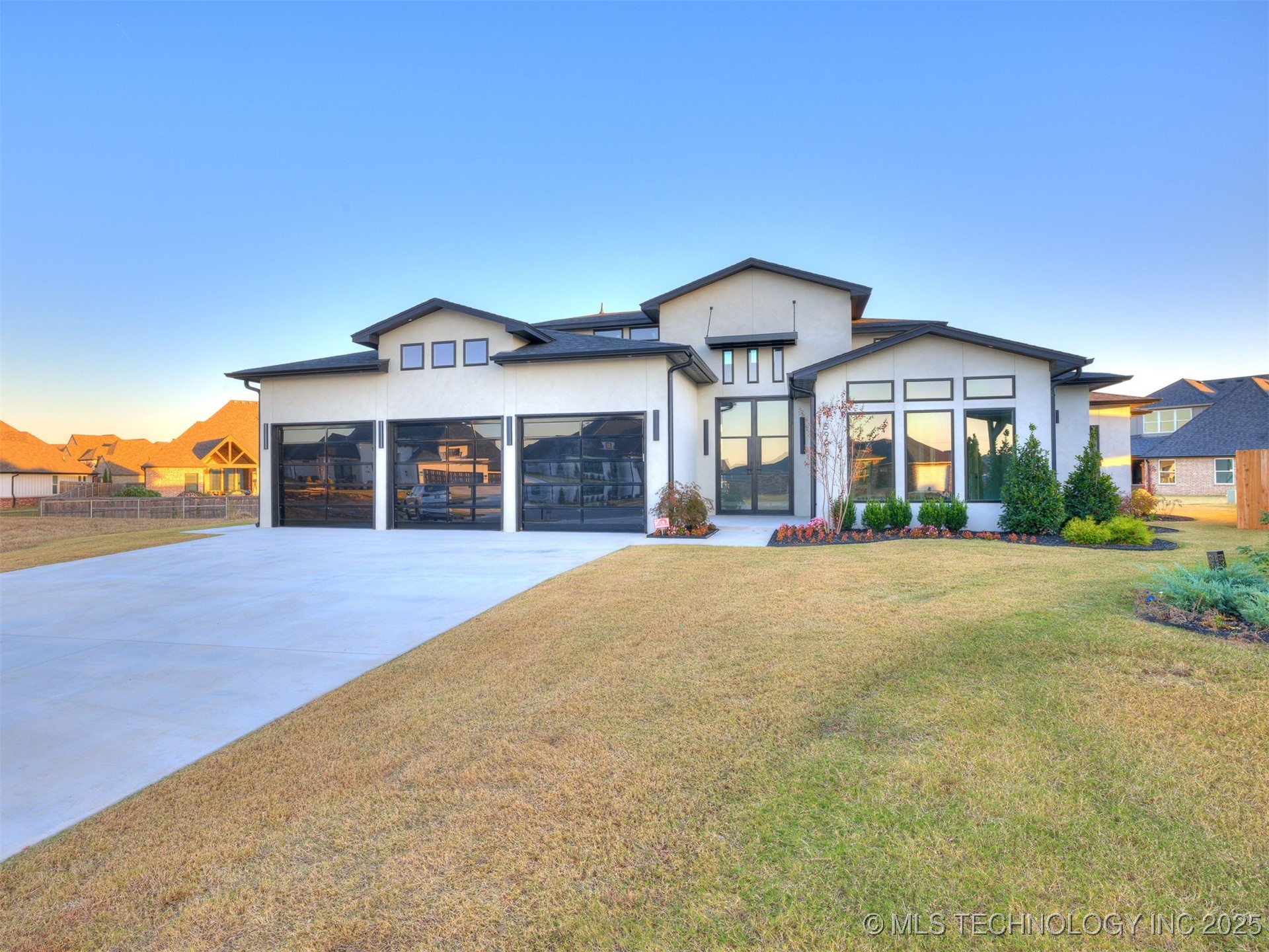 5908 E 126th Street S Property Photo 2