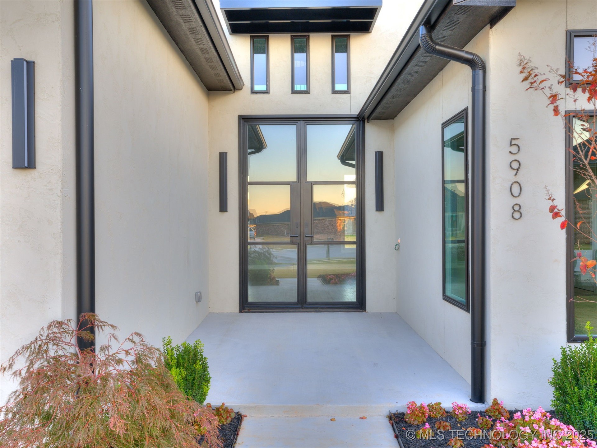 5908 E 126th Street S Property Photo 4