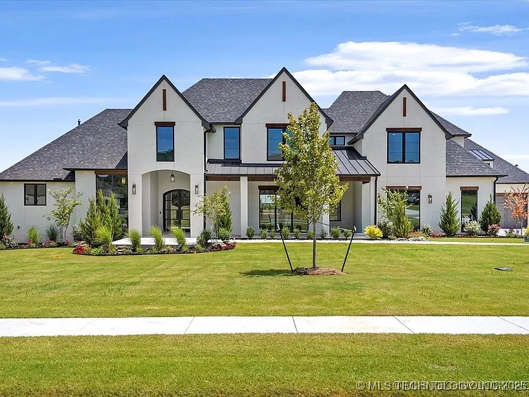 15419 S 27th East Avenue Property Photo 1