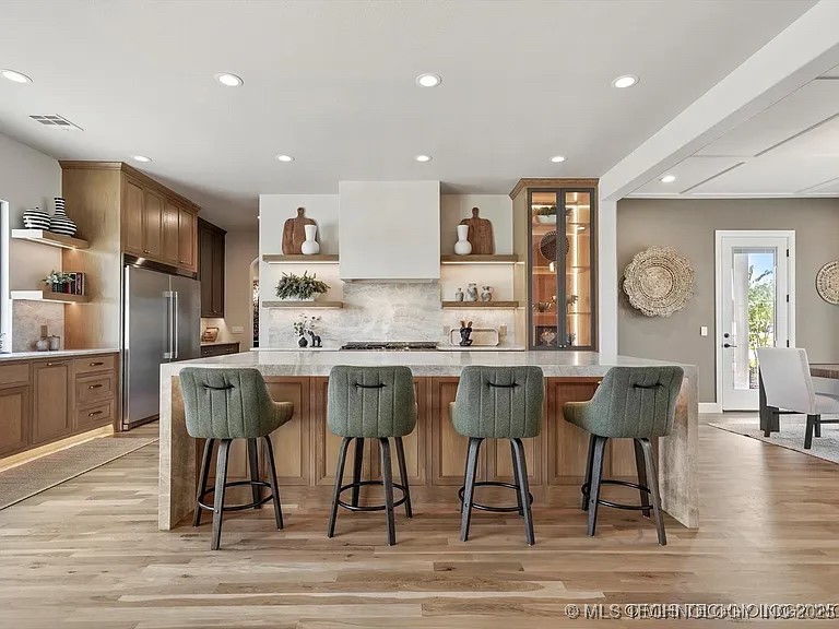 15419 S 27th East Avenue Property Photo 12