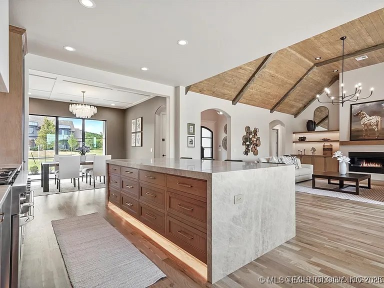 15419 S 27th East Avenue Property Photo 16