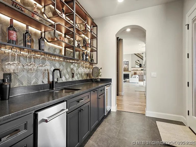 15419 S 27th East Avenue Property Photo 19