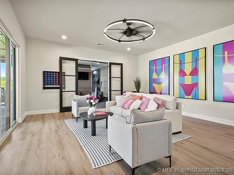 15419 S 27th East Avenue Property Photo 20