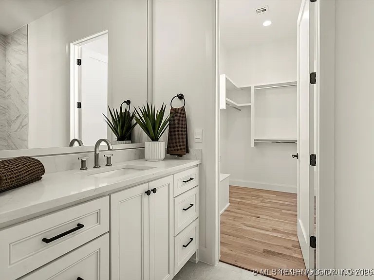 15419 S 27th East Avenue Property Photo 29