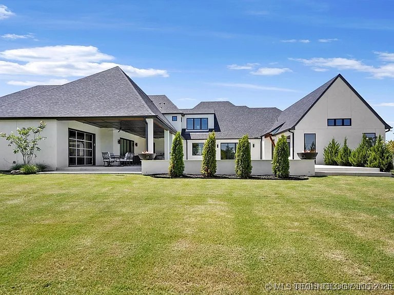 15419 S 27th East Avenue Property Photo 42