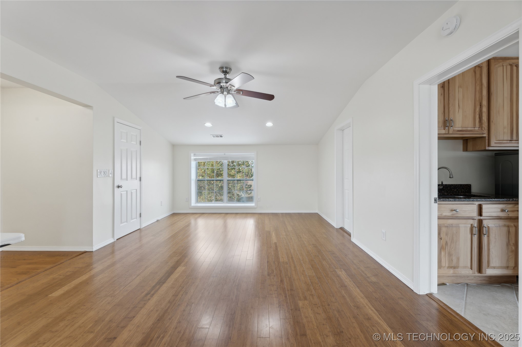 16550 S Elwood Avenue Property Photo 16