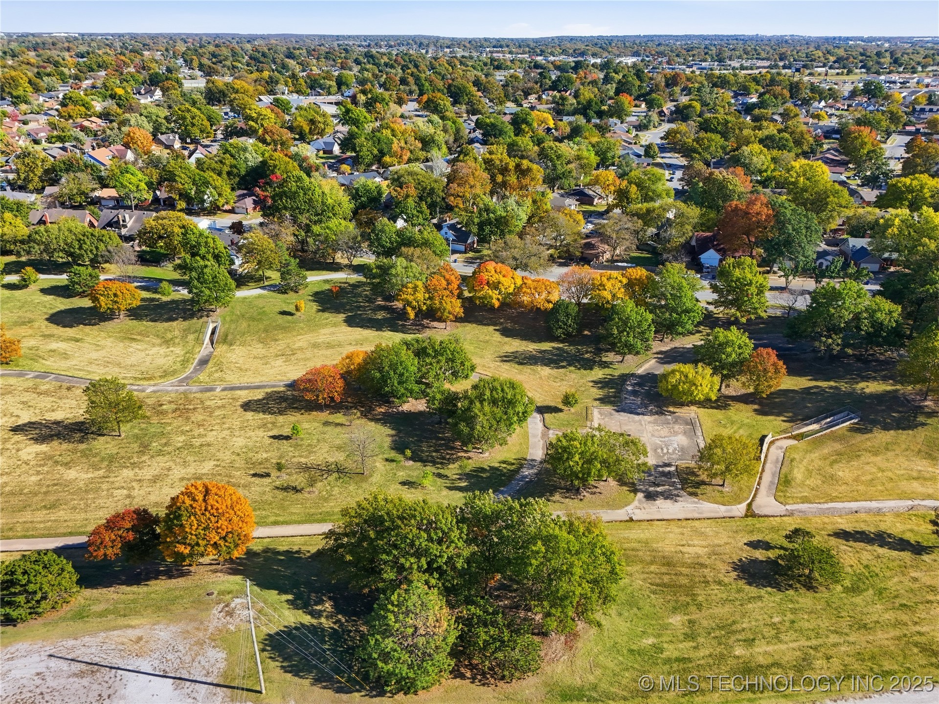 9615 E 27th Street Property Photo 3