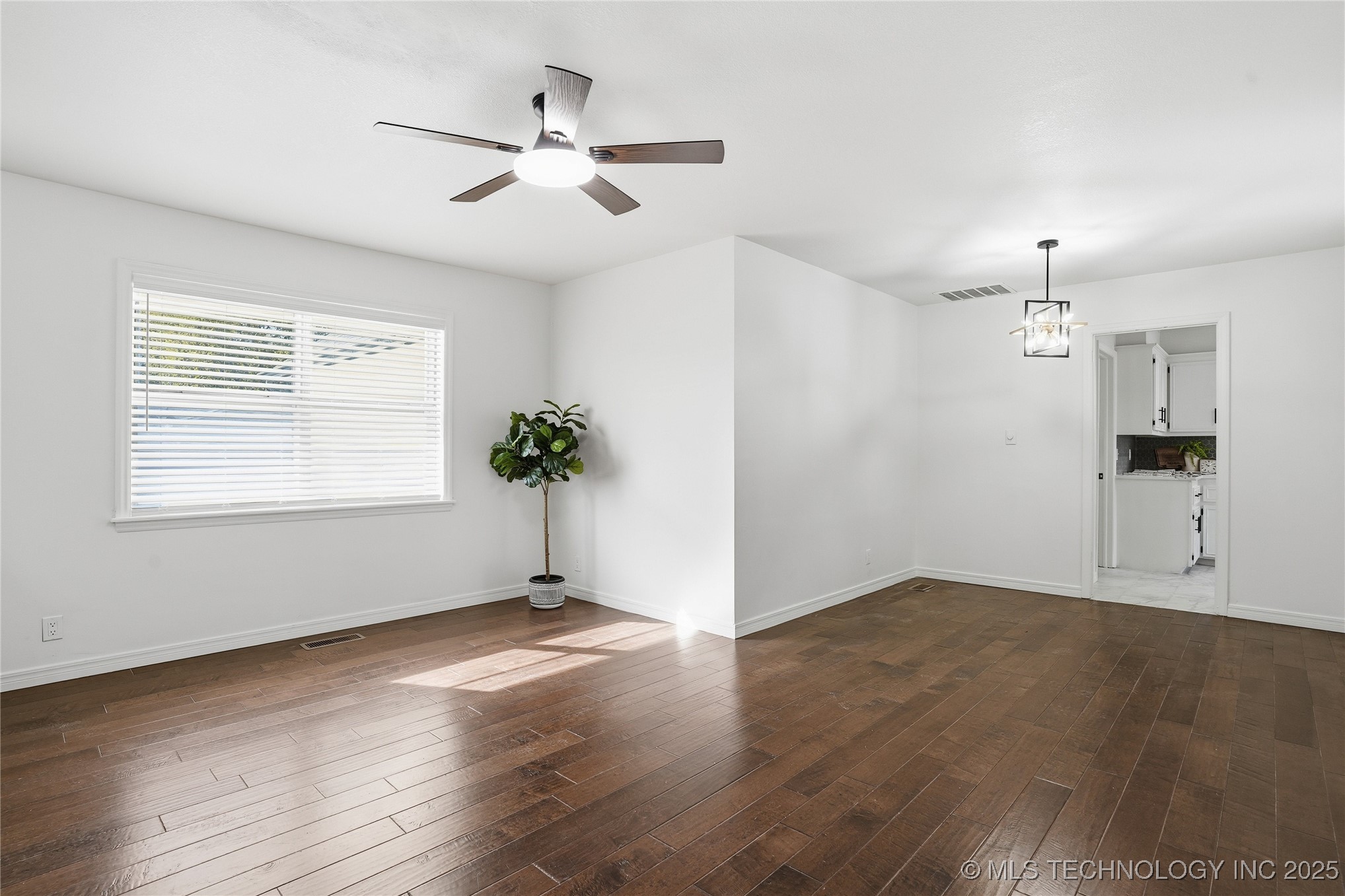 9615 E 27th Street Property Photo 5