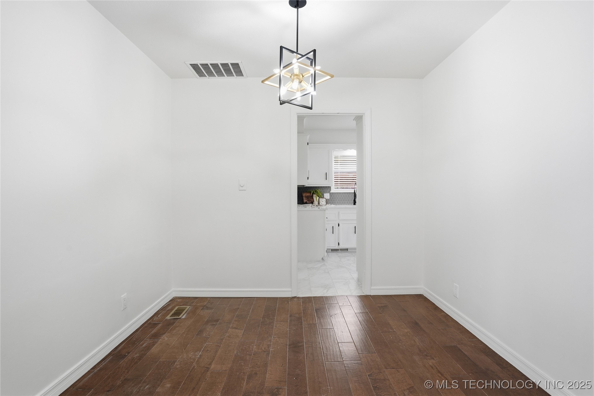 9615 E 27th Street Property Photo 7